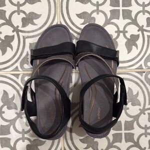 Aetrex Black and Gray Women's Sandals